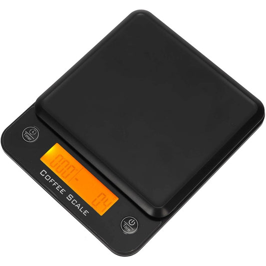 Ingredienti distribuiti sul piatto di misurazione con indicatore digitale e di colore nero